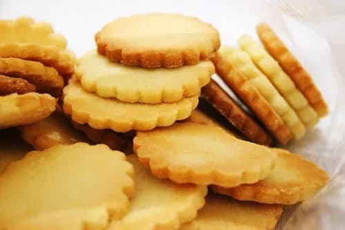 A dish of Sablés
