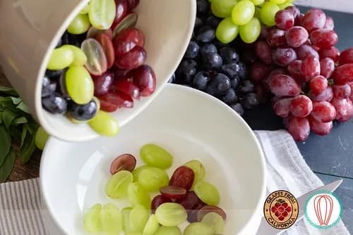 A dish of Ensalada de Uvas